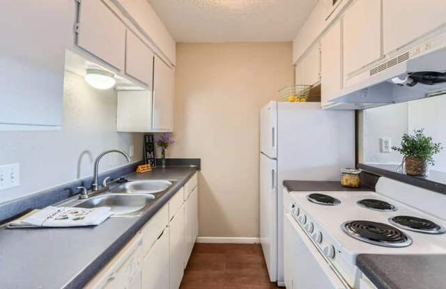 Hillside Place Apartment Homes Gallery 3