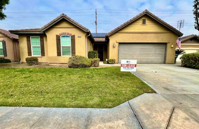 $2,350 Church  Clovis Ave. - 4 Bedroom home - Fresno, CA, $500 Move In Bonus, Solar panels - 5585 East Edna Avenue, Fresno, CA 93727