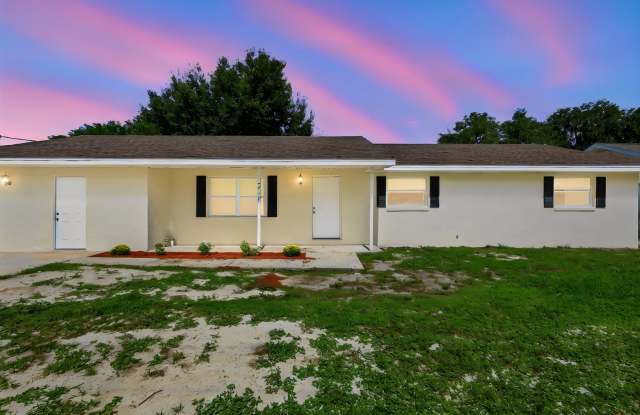 Beautiful 3-Bedroom, 2-Bath Home with Modern Kitchen & Covered Patio in Lakeland, FL! Gallery 1