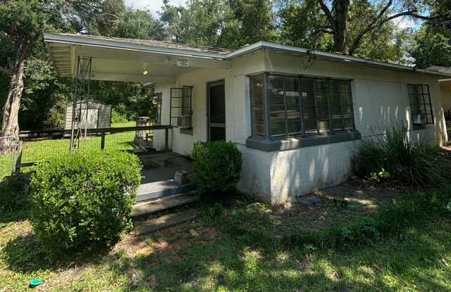 Cozy House - 2/1 Must See!! - 1525 Rankin Avenue, Tallahassee, FL 32310