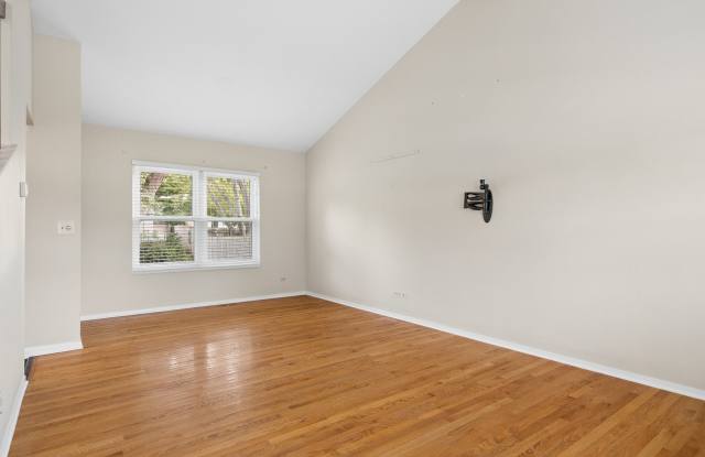 2013 Vanderbilt Court Gallery 4