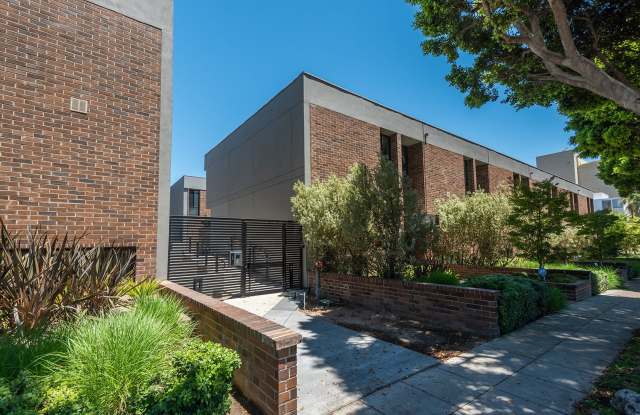 Modern Luxury Townhome in Prime Beverly Hills photos photos