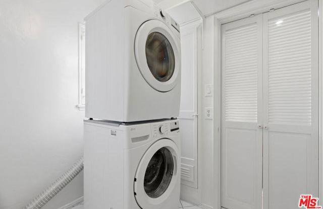 307 South Doheny Drive - 307 South Doheny Drive, Beverly Hills, CA 90211