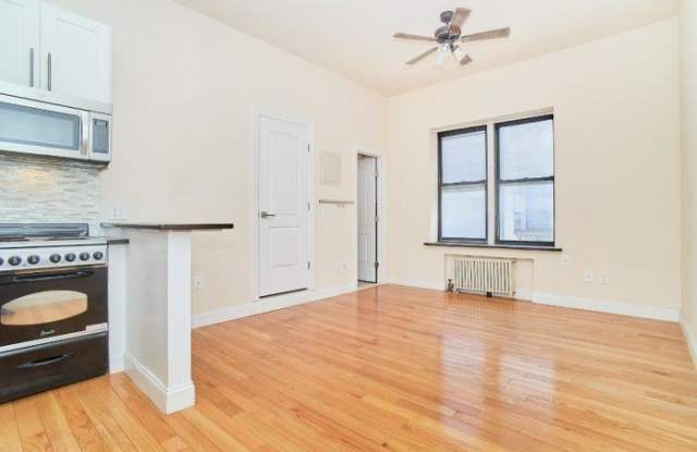 211 W 53RD ST. - 211 West 53rd Street, New York City, NY 10019