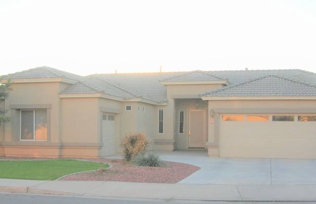 3242 S Moccasin Trl - 3242 South Moccasin Trail, Gilbert, AZ 85297