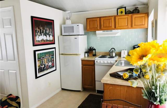 1495 LAKESHORE DRIVE Gallery 4