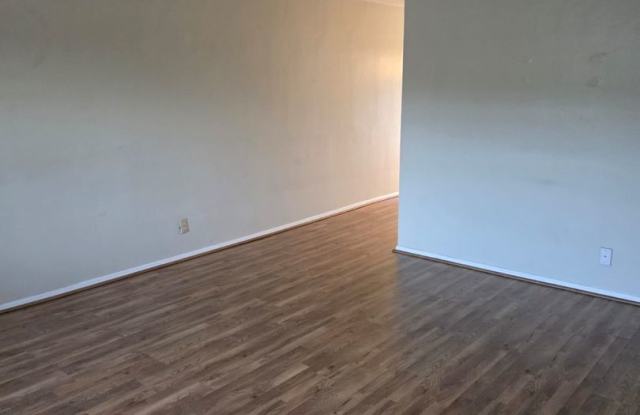 Move-In Ready 2BR/2BA Home photos photos