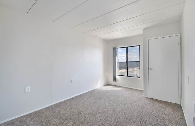 Senior Housing - Highland Towers Gallery 4