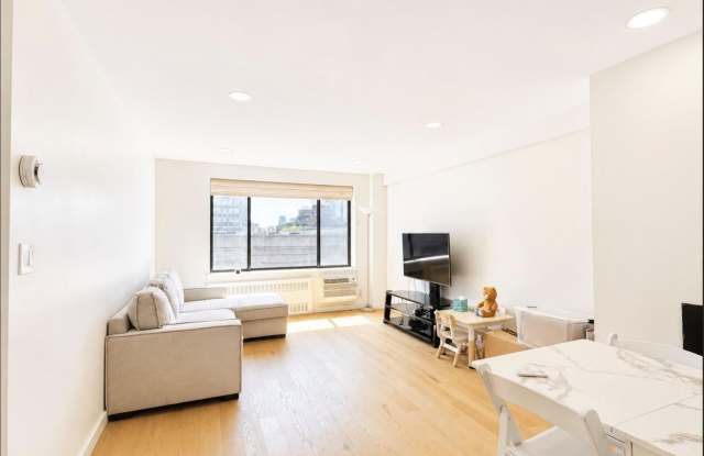 250 E 31st Street - 250 East 31st Street, New York City, NY 10016 250 E 31st Street - 250 East 31st Street, New York City, NY 10016