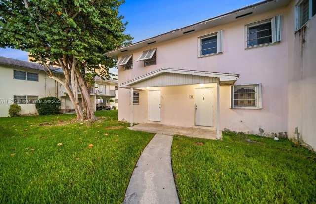 7344 SW 82nd St photos photos