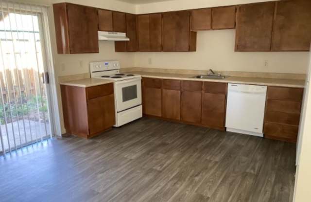 9305 SE Cooper St - 9305 Southeast Cooper Street, Portland, OR 97266
