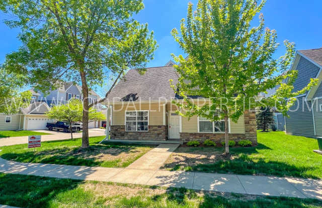 3 Bedroom, 2.5 Bath End Unit Townhome in Urbandale photos photos