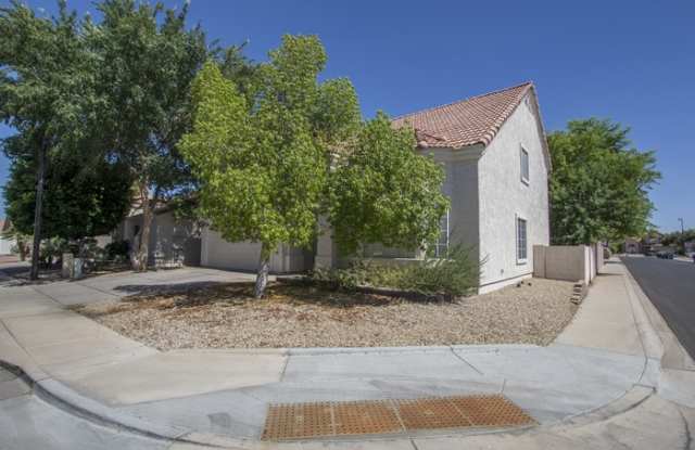 823 West Iris Drive Gallery 3