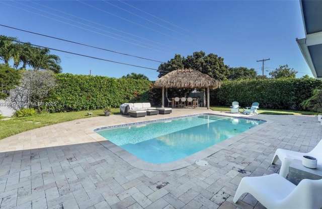 640 NW 12th Ave photos photos