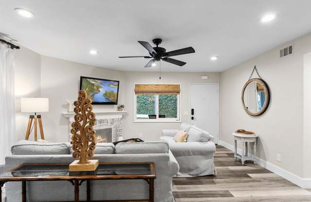 Beautiful 3 Bedroom Furnished Condo - Just Steps Away from Strands Vista and Beach! Gallery 4