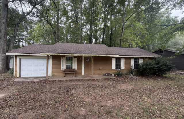 2832 Woodfield Drive Gallery 1