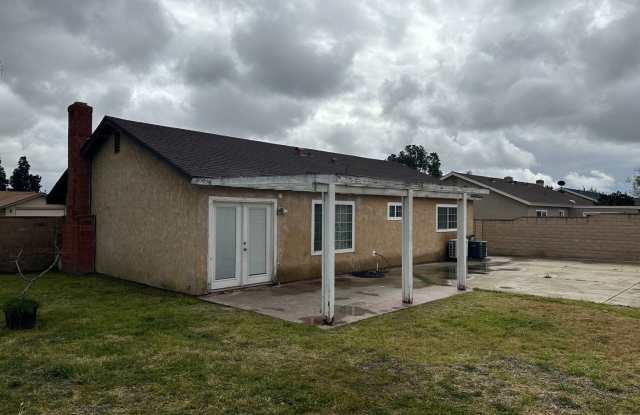 Ontario single 3 bed 2 bath single house photos photos