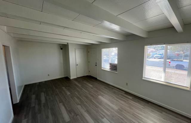 813 E. Mariposa Way Gallery 4