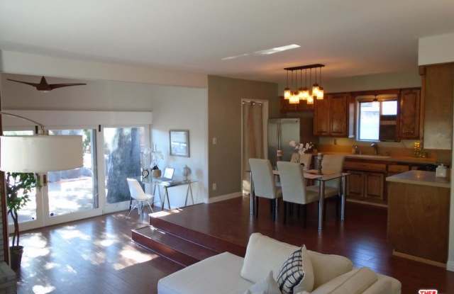 1500 East WOODBURY Road Gallery 2