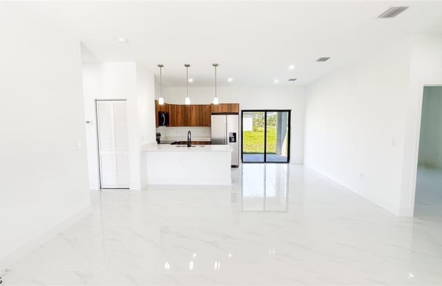 704 Asher Street E Gallery 2