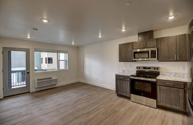 727 Timberwolf Pkwy - 727 Timberwolf Parkway, Kalispell, MT 59901