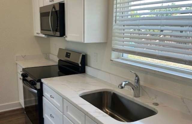 *NEW Build! Centrally located 1/1. Gallery 1