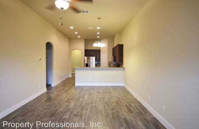 1243 Old FM 306 Gallery 4