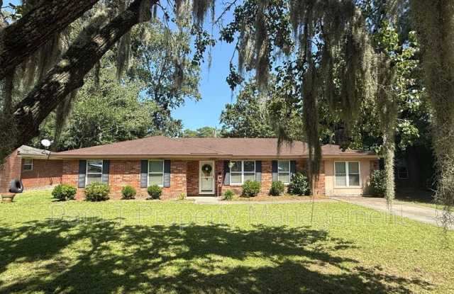 606 Highland Dr photos photos