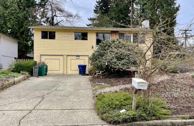 Charming 3 Bed 2.5 Bath Home in Newcastle photos photos