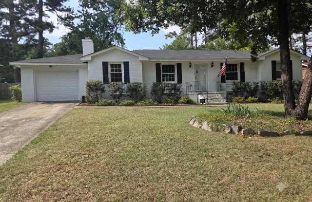 1805 Woodtrail Dr photos photos