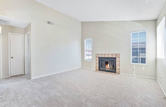 Gated 2-Bedroom Condo with Pool, Fireplace & In-Unit Laundry Gallery 4