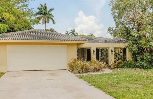 5654 Eichen Circle W photos photos