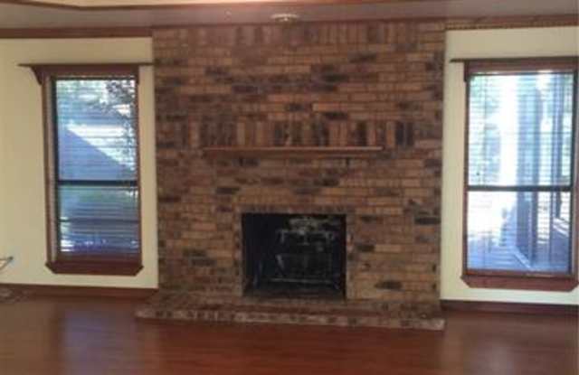 7725 Red Oak Street Gallery 2