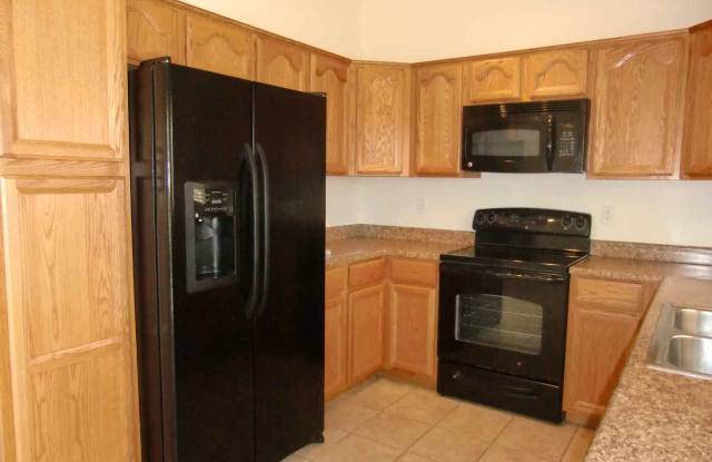 16215 W LARKSPUR Drive Gallery 4