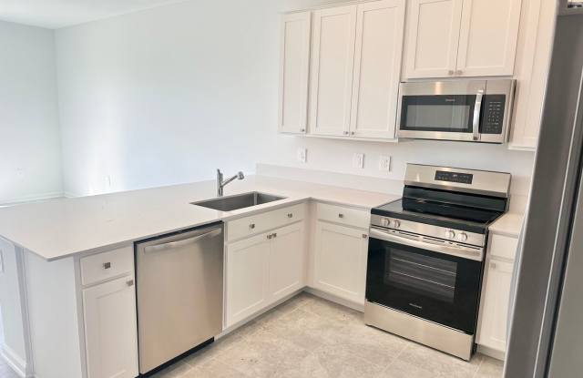 For Rent 3 Bedrooms Townhouse with Garage  in the ChampionsGate area Gallery 3