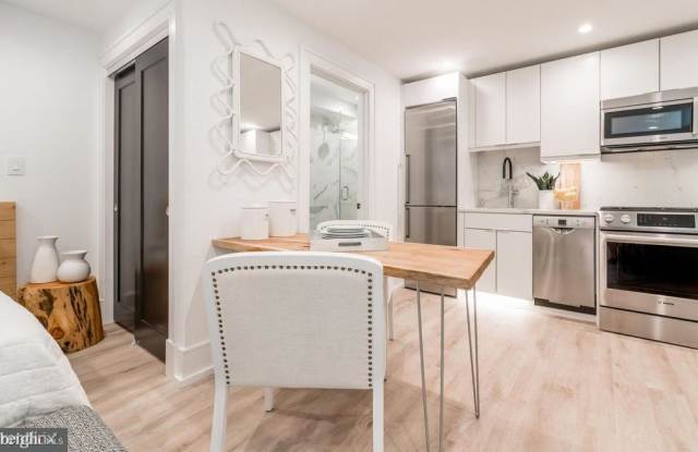 1524 18th St NW Unit 2 Gallery 4