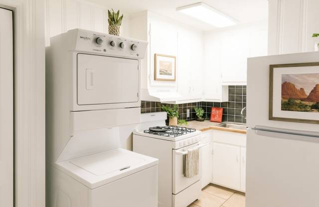 True 1 Bedroom Near FSU Gallery 3