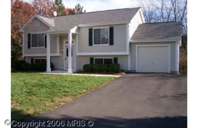 Well Maintained Split Level Home with 4 Bedrooms - Herndon photos photos