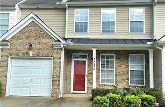 3060 Kentmere Drive Gallery 1