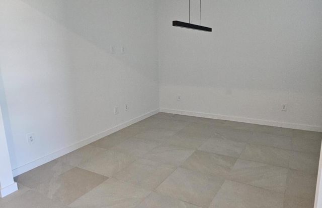 5351 SE CABLE Drive Gallery 2