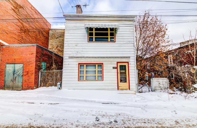 AVAILABLE JULY 2026 - Spacious 2 Bedroom, 1.5 Bathroom Home! photos photos