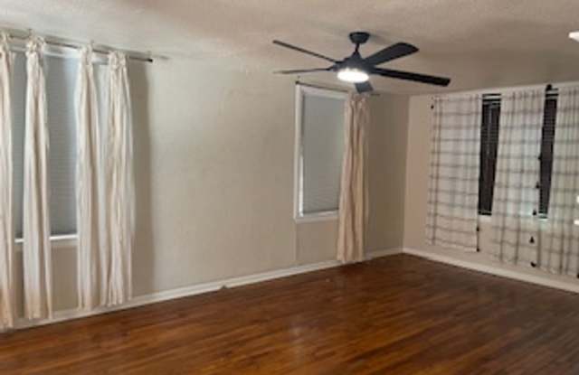 3/2 Three Blocks to Tarleton photos photos