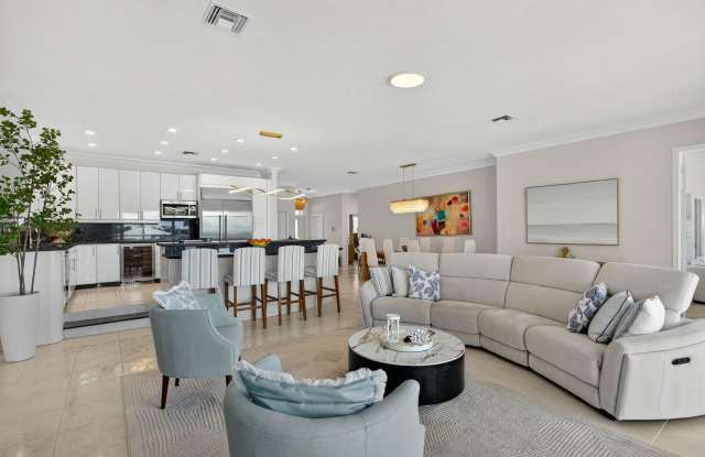 513 South Riverside Drive photos photos