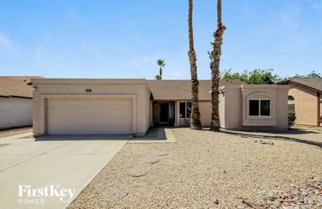 5625 West Yucca Street photos photos