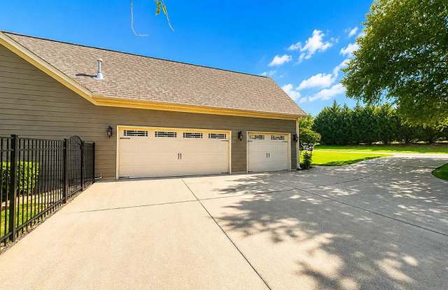 128 Fox Farm Way Gallery 3