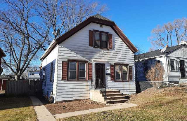 4 Bed 1.5 Bath SFH Available for Rent! - 4409 North 38th Street, Milwaukee, WI 53209