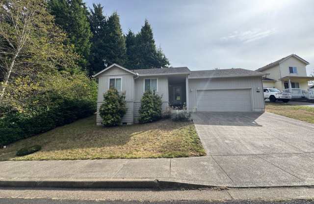 3 Bedroom Home In Lincoln City. Gallery 1