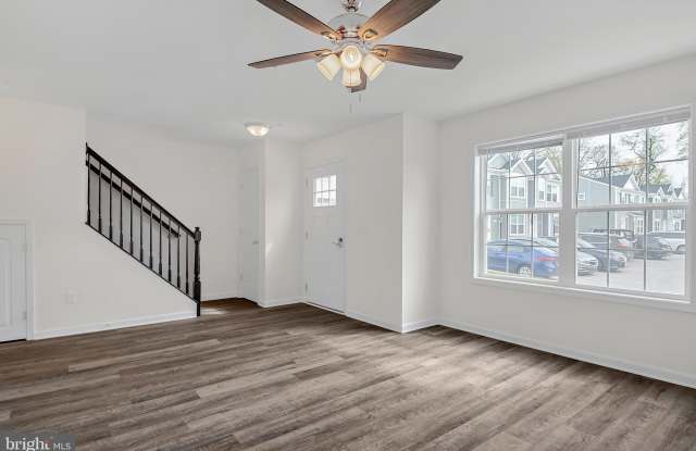 24 LAUREL WAY Gallery 3