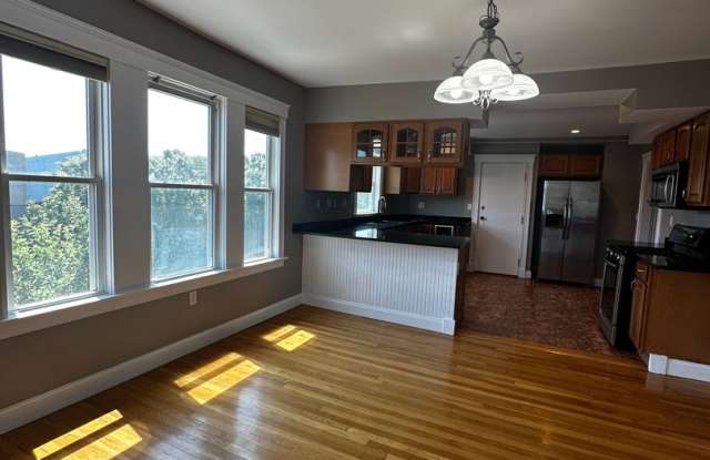 Spacious 3 Bed 2 Bath Apartment With Garage Parking! photos photos