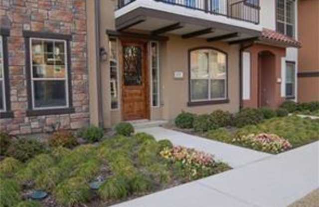 651 Senda Gallery 2